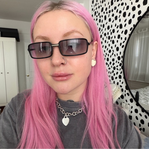 CHANEL vintage Black Sunglasses - Picture 8 of 8